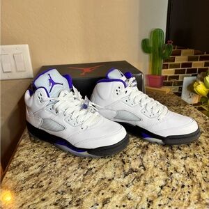 Jordan Retro White Purple Black Low-Top Sneakers